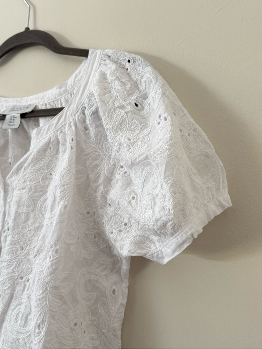 Calypso St. Barth White Eyelet Embroidered Cotton Blouse Size M Beachy Coastal - Picture 3 of 10